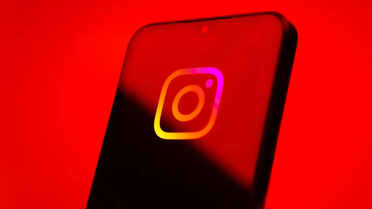 instagram liquid glass tasarimi nedir